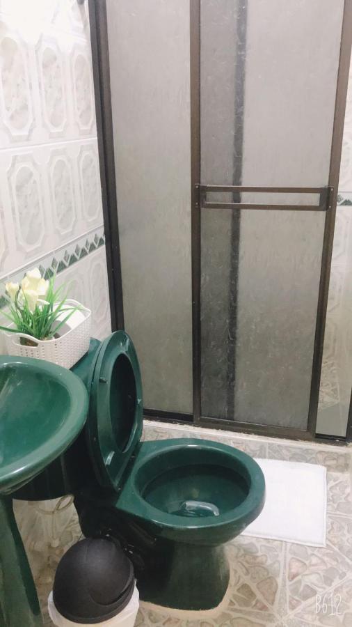 Отель Habitacion Privada En Jardin Cerca Al Parque Экстерьер фото